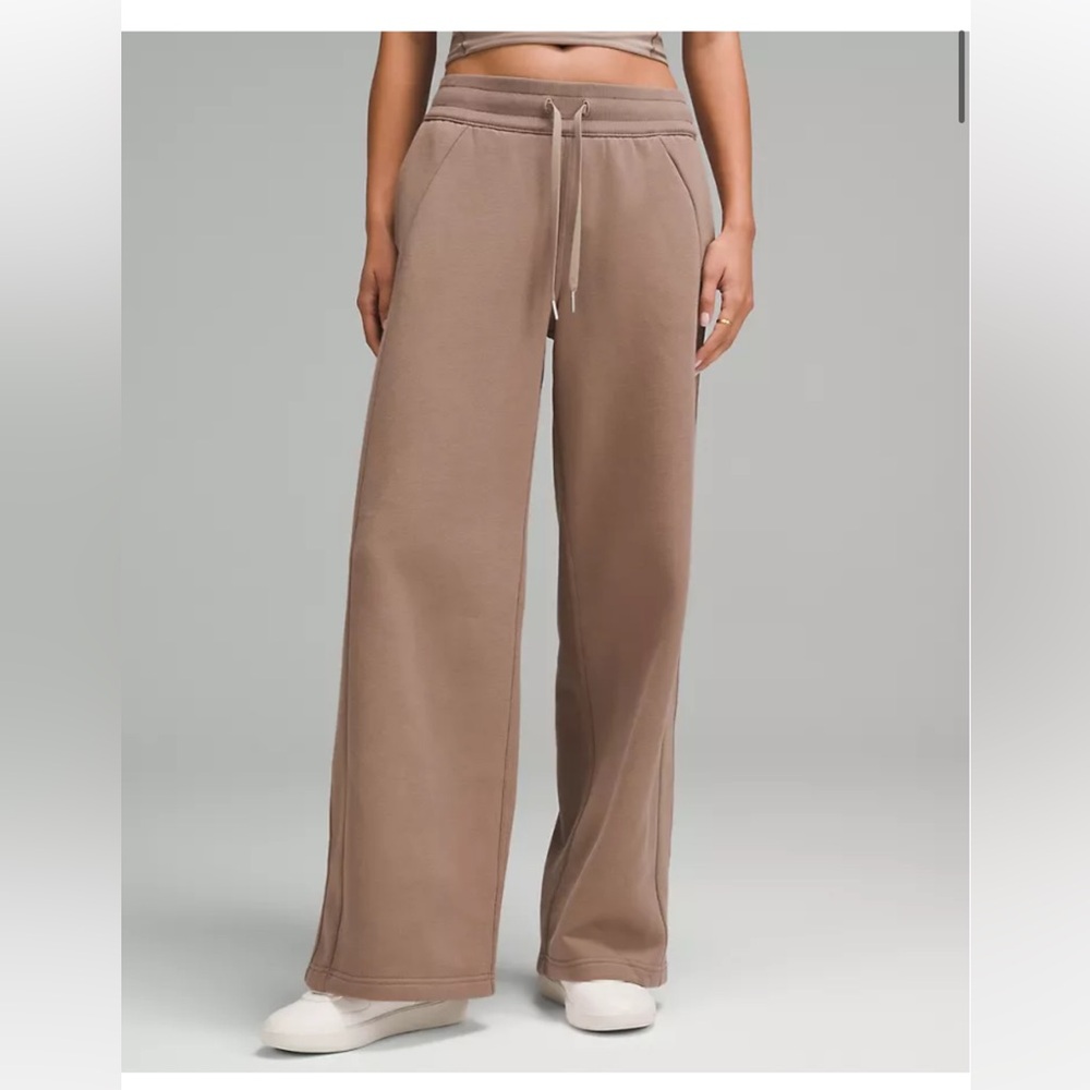 NWT Lululemon Scuba Mid Rise Wide leg pant 31 inseam Taupetastic - Picture 4 of 4